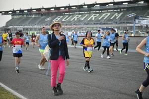 BIB: 0853
                            <button type="button" onclick="openModal(10466994)" class="btn btn-primary btn-sm float-right btn-popup" data-toggle="modal" data-target=".modal-high-quality">
                        <i class="fas fa-shopping-cart"></i> Add to Cart
                    </button>
                                            <button type="button" onclick="isThisMe(10466994, true)" class="btn btn-success btn-sm float-right btn-popup btn-isme hidden" data-toggle="tooltip" data-placement="bottom" title="นี่คือรูปของคุณใช่ไหม คลิกที่นี่เพื่อเอาเข้าอัลบั้ม">
                        <i class="fas fa-plus"></i> Add to album
                    </button>
                    <button type="button" onclick="isThisMe(10466994, false)" class="btn btn-warning btn-sm float-right btn-popup btn-isnotme hidden">
                        <i class="fas fa-ban"></i> Remove from album
                    </button>